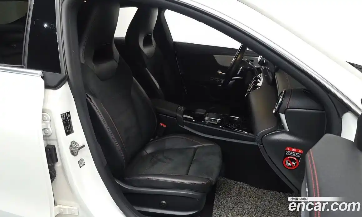 Mercedes-Benz CLA-Class 2022 2.0 Автомат в Москве № 137551, фото 13