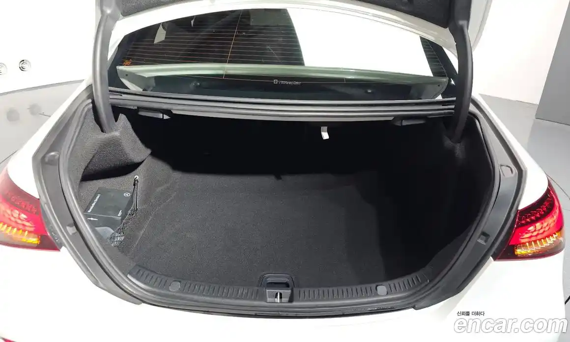 Mercedes-Benz E-Class 2021 2.0 Автомат в Москве № 138461, фото 15