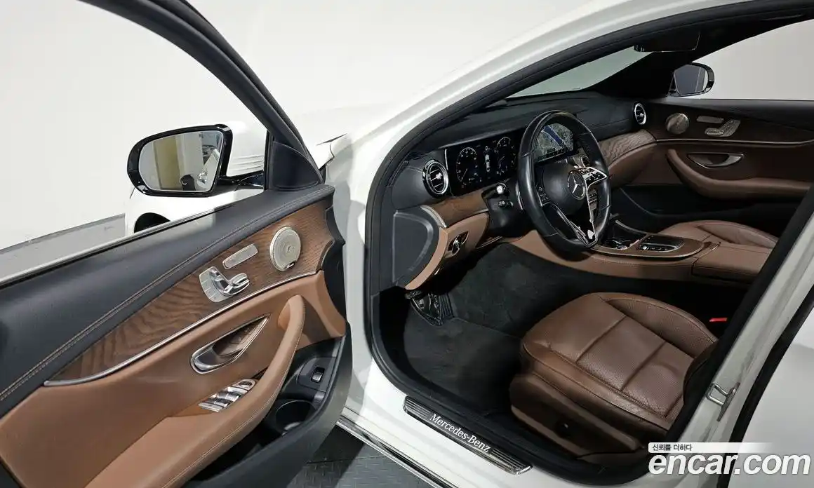 Mercedes-Benz E-Class 2021 2.0 Автомат в Москве № 138461, фото 17