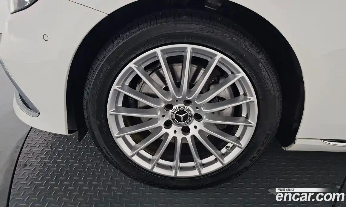 Mercedes-Benz E-Class 2021 2.0 Автомат в Москве № 138461, фото 8