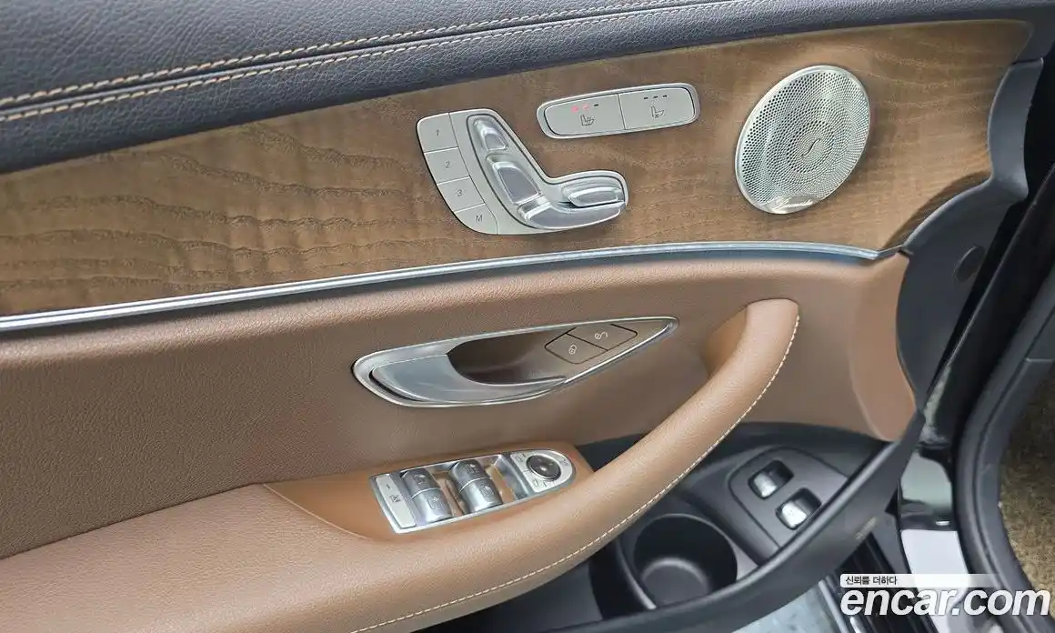 Mercedes-Benz E-Class 2021 2.0 Автомат в Москве № 138644, фото 18