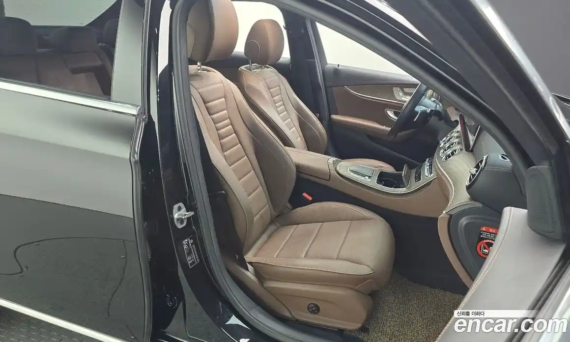 Mercedes-Benz E-Class 2021 2.0 Автомат в Москве № 138644, фото 19