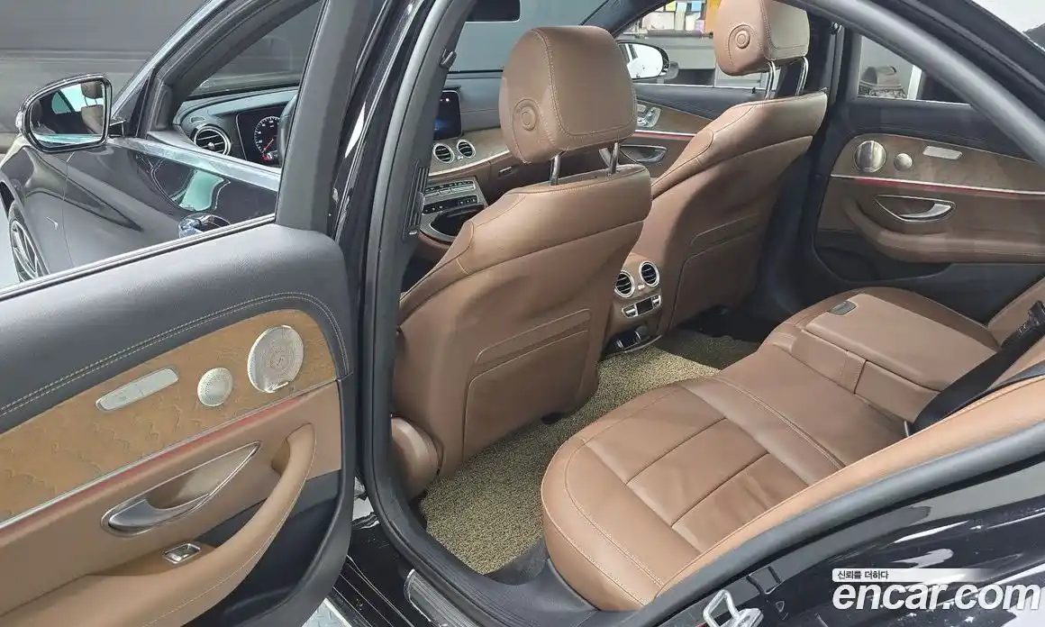 Mercedes-Benz E-Class 2021 2.0 Автомат в Москве № 138644, фото 4