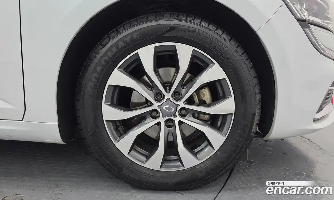 Renault SM6 2023 2.0 Автомат в Москве № 147843, фото 19