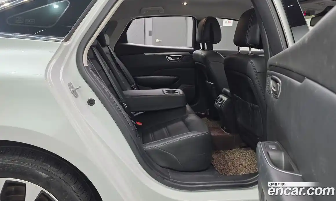 Renault SM6 2023 2.0 Автомат в Москве № 147843, фото 20