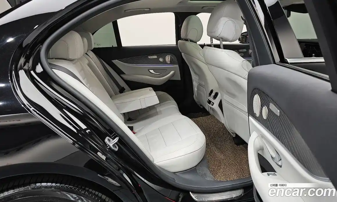 Mercedes-Benz E-Class 2022 2.0 Автомат в Москве № 150632, фото 13