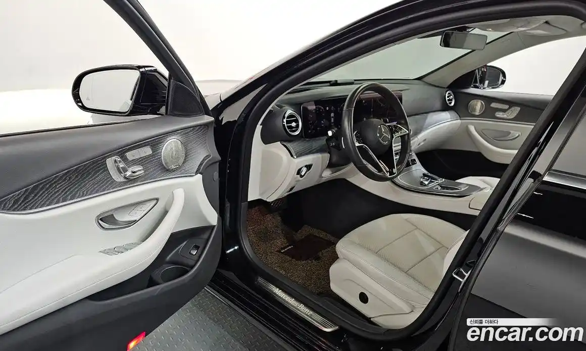 Mercedes-Benz E-Class 2022 2.0 Автомат в Москве № 150632, фото 16