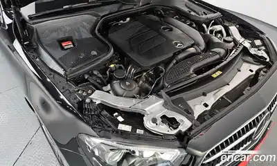 Mercedes-Benz E-Class 2022 2.0 Автомат в Москве № 150632, миниатюра 3