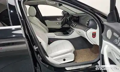 Mercedes-Benz E-Class 2022 2.0 Автомат в Москве № 150632, миниатюра 5