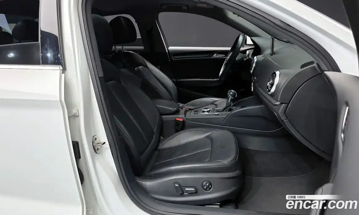 Audi A3 2018 2.0 Автомат в Москве № 154069, фото 13