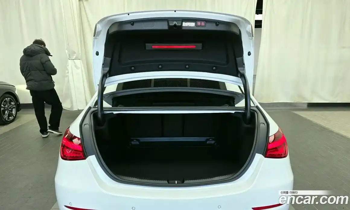 Mercedes-Benz C-Class 2025 2.0 Автомат в Москве № 160083, фото 18