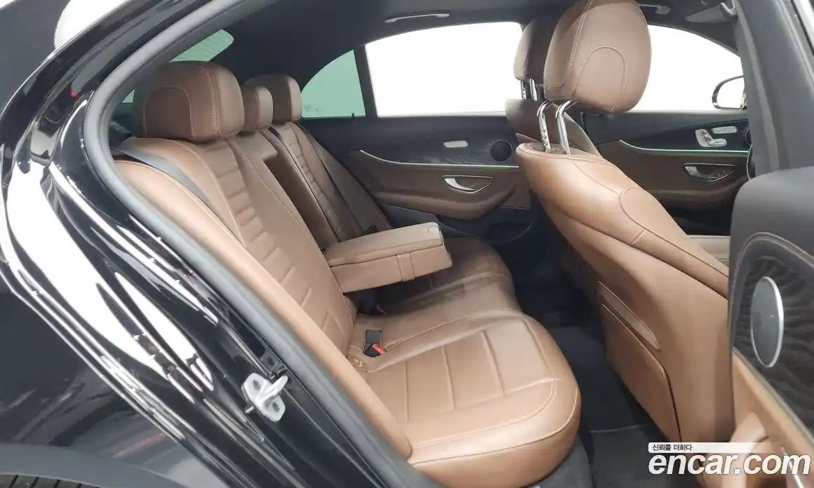 Mercedes-Benz E-Class 2023 2.0 Автомат в Москве № 160647, фото 19