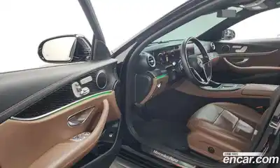 Mercedes-Benz E-Class 2023 2.0 Автомат в Москве № 160647, миниатюра 5