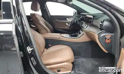 Mercedes-Benz E-Class 2023 2.0 Автомат в Москве № 160647, миниатюра 10