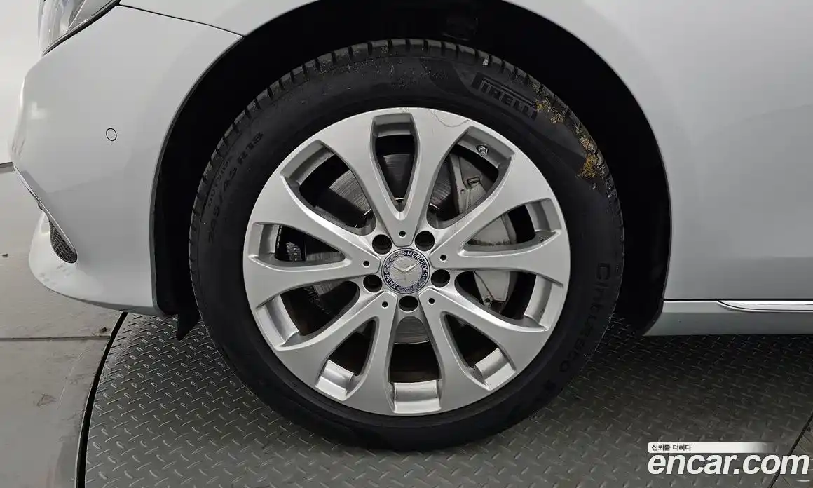 Mercedes-Benz E-Class 2017 2.0 Автомат в Москве № 160689, фото 12