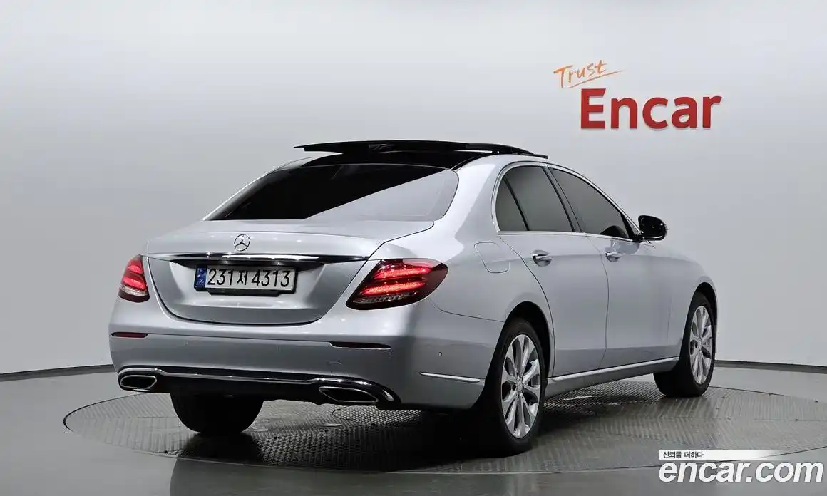 Mercedes-Benz E-Class 2017 2.0 Автомат в Москве № 160689, фото 17