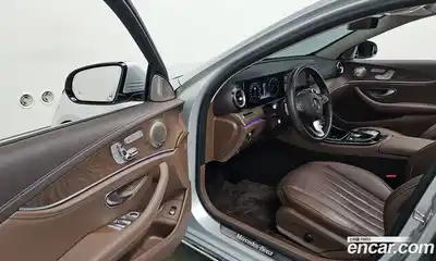 Mercedes-Benz E-Class 2017 2.0 Автомат в Москве № 160689, миниатюра 4