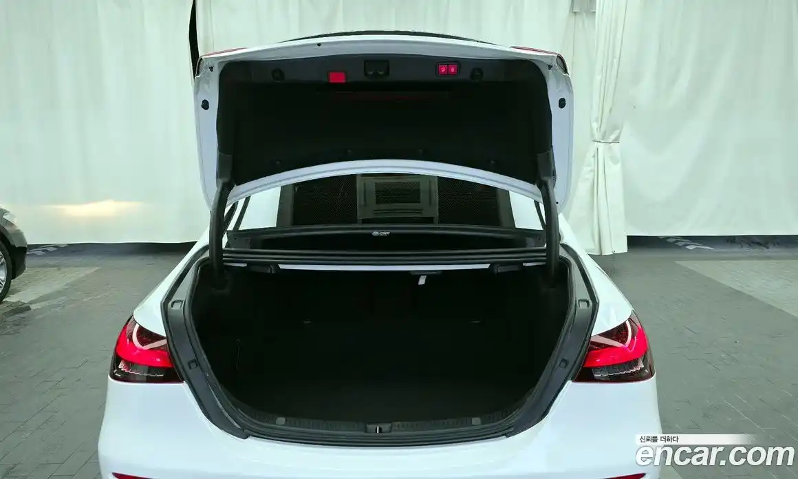 Mercedes-Benz E-Class 2021 2.0 Автомат в Москве № 160884, фото 16