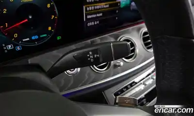 Mercedes-Benz E-Class 2021 2.0 Автомат в Москве № 160884, миниатюра 4