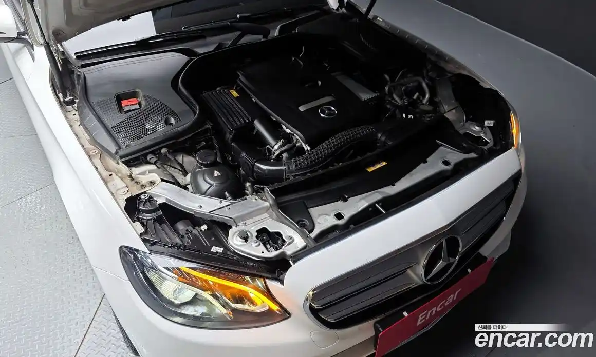 Mercedes-Benz E-Class 2018 2.0 Автомат в Москве № 161809, фото 16