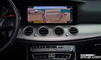 Mercedes-Benz E-Class 2018 2.0 Автомат в Москве № 161809, миниатюра 9