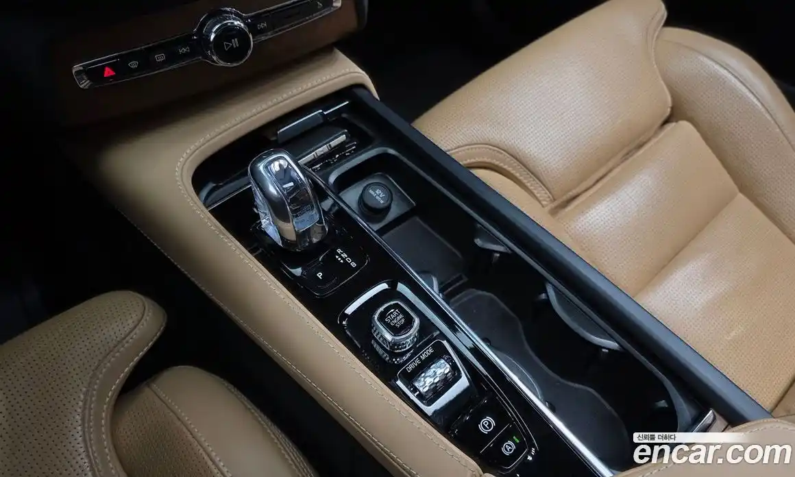 Volvo XC90 2018 2.0 Автомат в Москве № 164618, фото 12