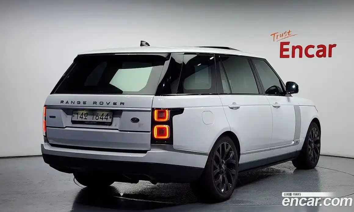 Land Rover Range-Rover 2019 4.4 Автомат в Москве № 166282, фото 11
