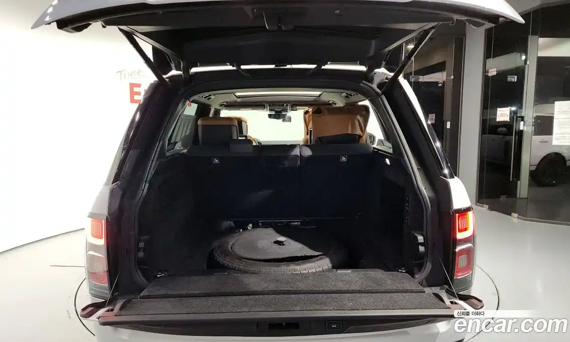 Land Rover Range-Rover 2019 4.4 Автомат в Москве № 166282, фото 17