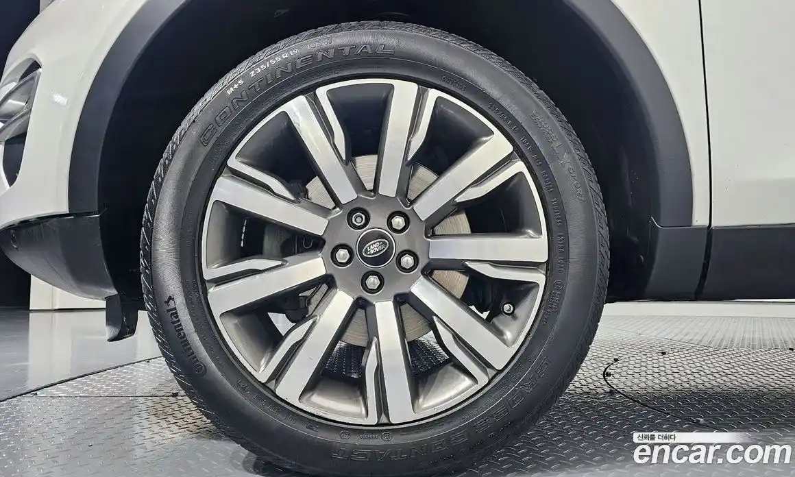 Land Rover Discovery Sport 2017 2.0 Автомат в Москве № 166363, фото 14