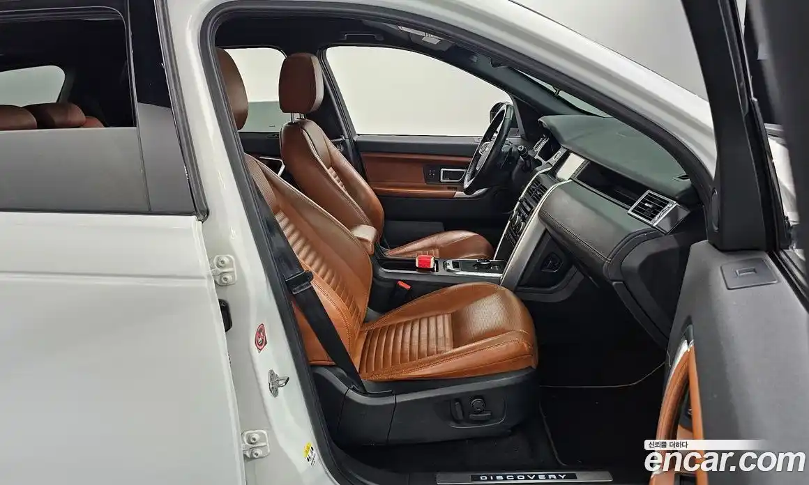 Land Rover Discovery Sport 2017 2.0 Автомат в Москве № 166363, фото 15