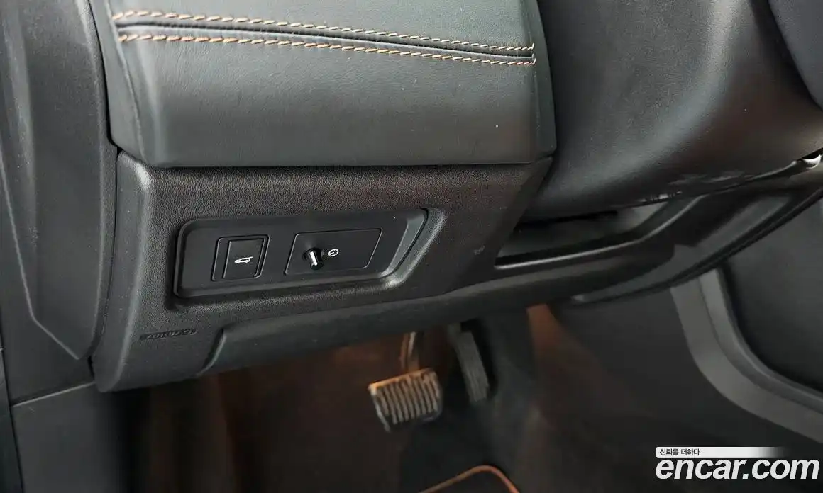 Land Rover Discovery Sport 2017 2.0 Автомат в Москве № 166363, фото 20