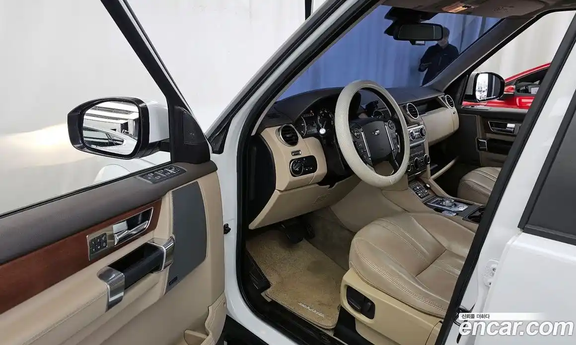 Land Rover Discovery 2016 3.0 Автомат в Москве № 166459, фото 18