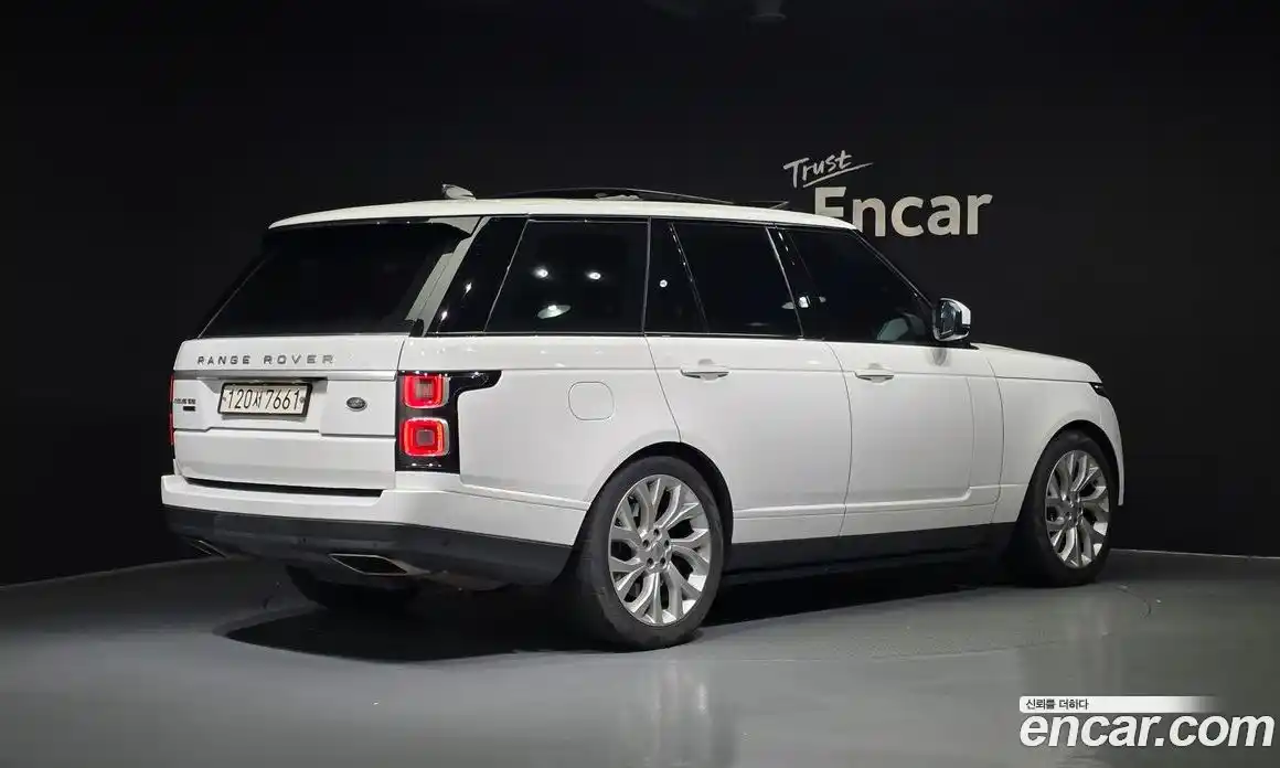 Land Rover Range-Rover 2018 4.4 Автомат в Москве № 166520, фото 16