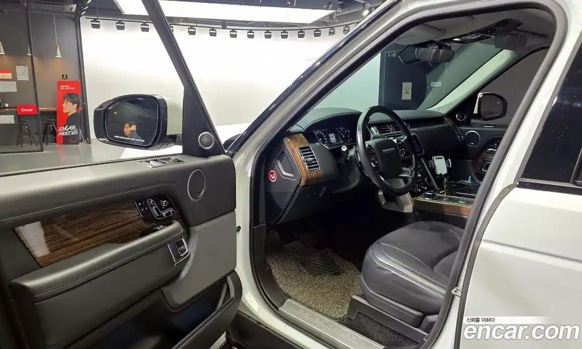 Land Rover Range-Rover 2018 4.4 Автомат в Москве № 166520, фото 3