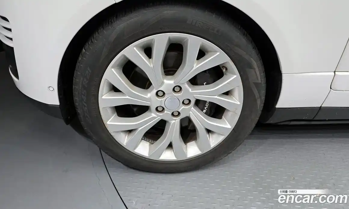 Land Rover Range-Rover 2018 4.4 Автомат в Москве № 166520, фото 9