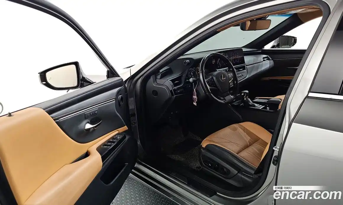 Lexus ES 2022 2.5 Автомат в Москве № 168217, фото 9