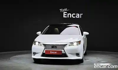 Lexus ES, 2013
