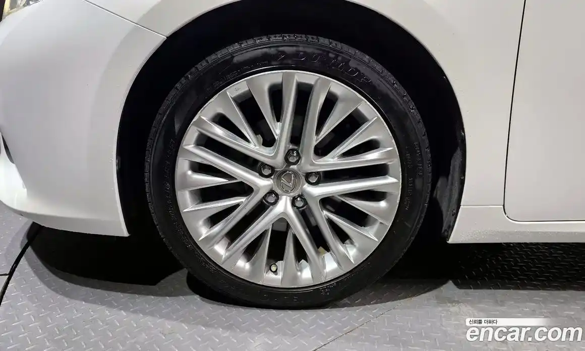 Lexus ES 2013 3.5 Автомат в Москве № 168230, фото 17