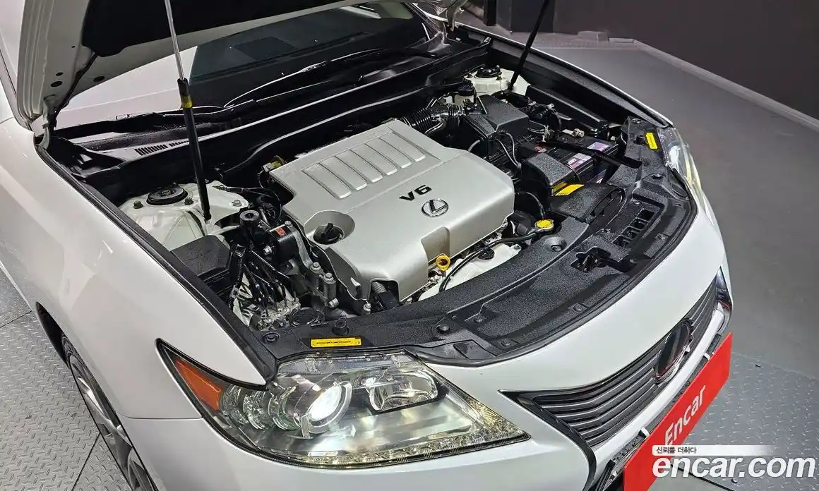 Lexus ES 2013 3.5 Автомат в Москве № 168230, фото 6