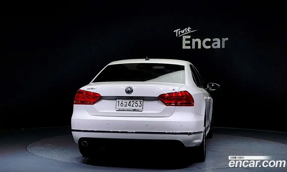 Volkswagen Passat 2015 1.8 Автомат в Москве № 168925, фото 18