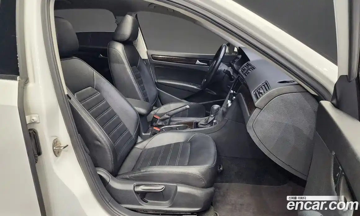 Volkswagen Passat 2015 1.8 Автомат в Москве № 168925, фото 3