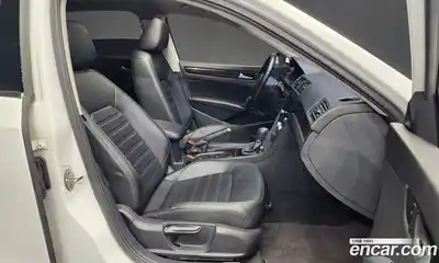 Volkswagen Passat 2015 1.8 Автомат в Москве № 168925, миниатюра 3