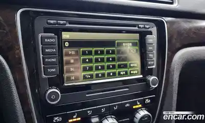 Volkswagen Passat 2015 1.8 Автомат в Москве № 168925, миниатюра 4