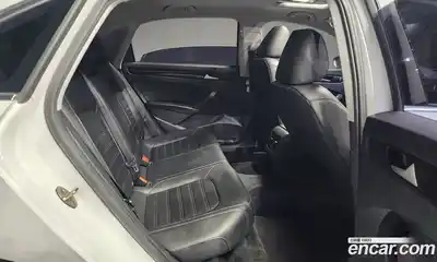 Volkswagen Passat 2015 1.8 Автомат в Москве № 168925, миниатюра 6