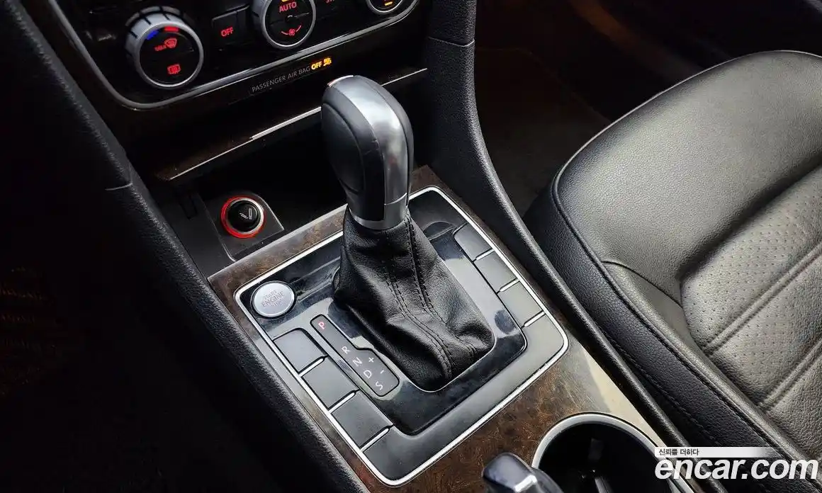 Volkswagen Passat 2015 1.8 Автомат в Москве № 168925, фото 9