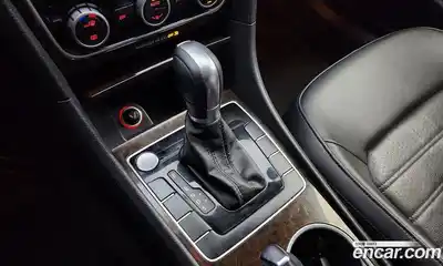 Volkswagen Passat 2015 1.8 Автомат в Москве № 168925, миниатюра 9