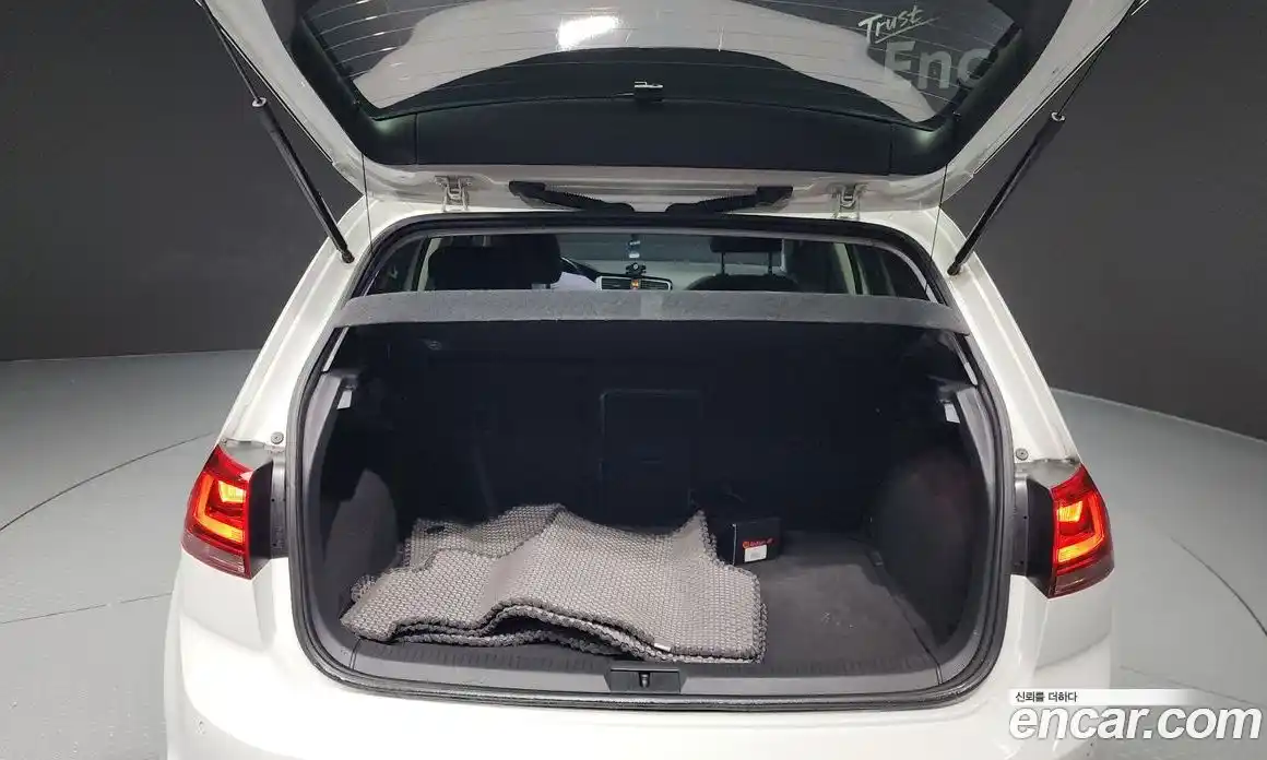 Volkswagen Golf 2015 2.0 Автомат в Москве № 169004, фото 9