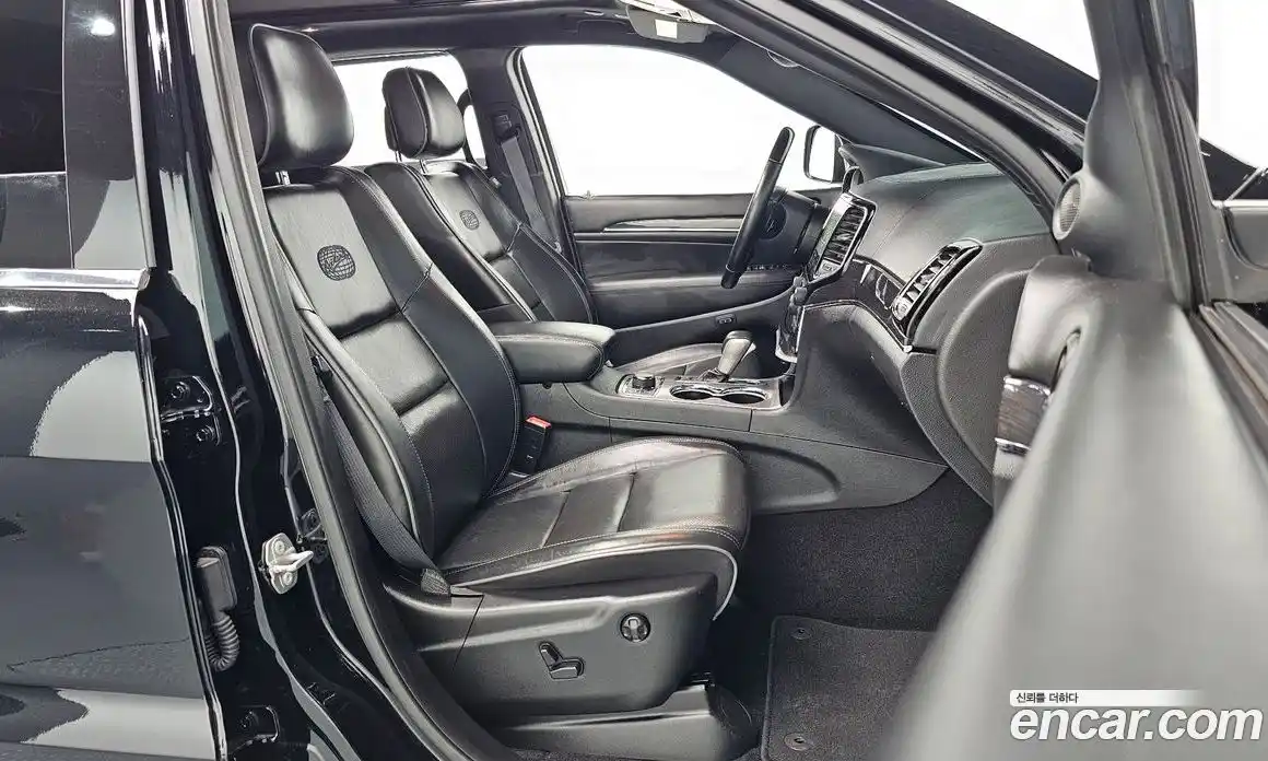 Jeep Cherokee 2021 3.6 Автомат в Москве № 169602, фото 14