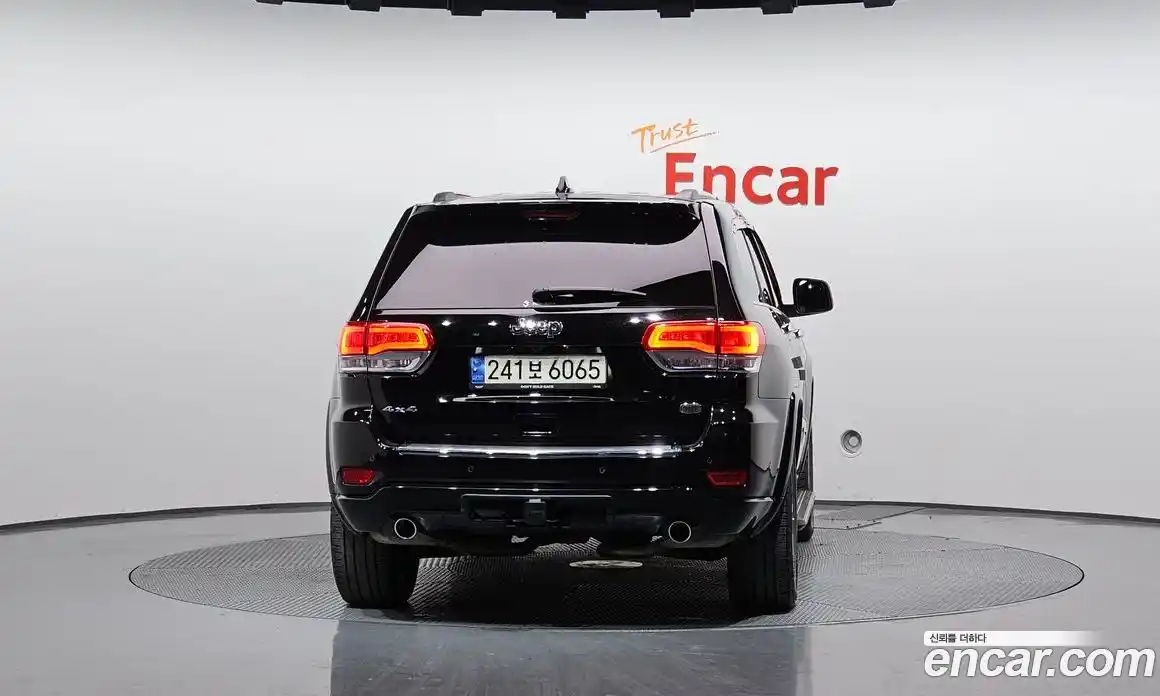 Jeep Cherokee 2021 3.6 Автомат в Москве № 169602, фото 18