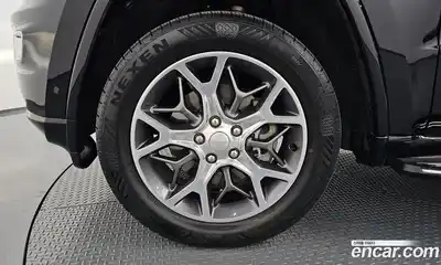 Jeep Cherokee 2021 3.6 Автомат в Москве № 169602, миниатюра 2